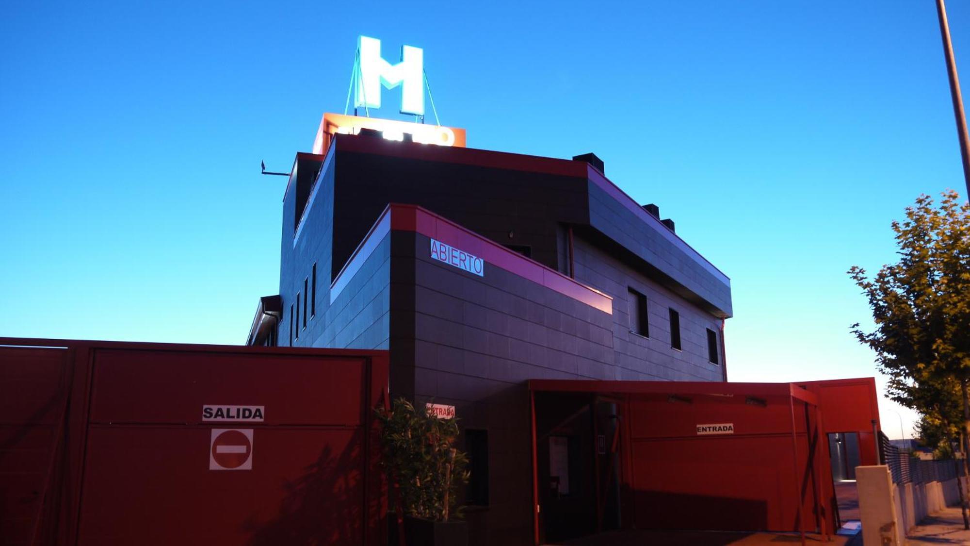 V Hotel Arroyomolinos Dış mekan fotoğraf